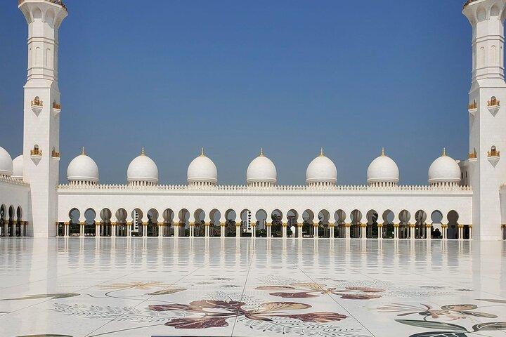 Abu Dhabi Full Day Privétour met bezoek aan de Grote Moskee en het Paleis