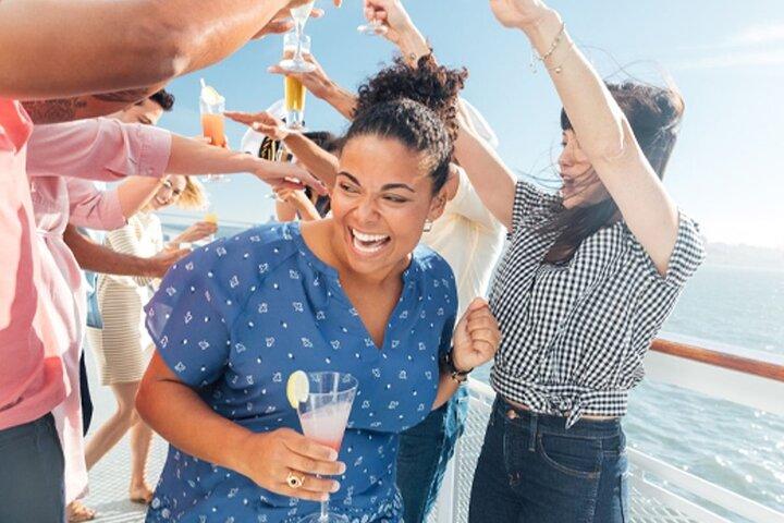 New York Frihetsgudinnan och Happy Hour Cruise Combo