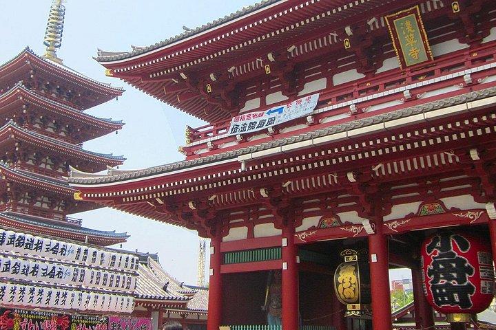 地元ガイドと一緒に東京を散策して食べるプライベートツアー