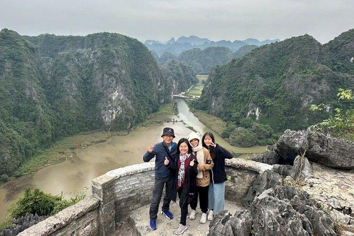Trang An Boat Trip Hoa Lu og Mua Cave Small-Group Dagstur