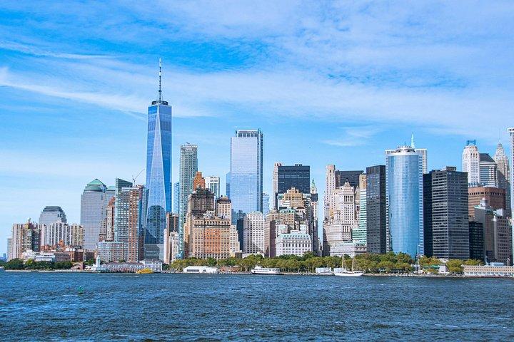 簡単にアクセスできる自由の女神とブルックリン ブリッジ ディスカバリー ツアー
