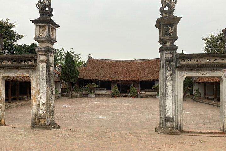 Duong Lam Ancient Village og Thay Pagoda Day Trip