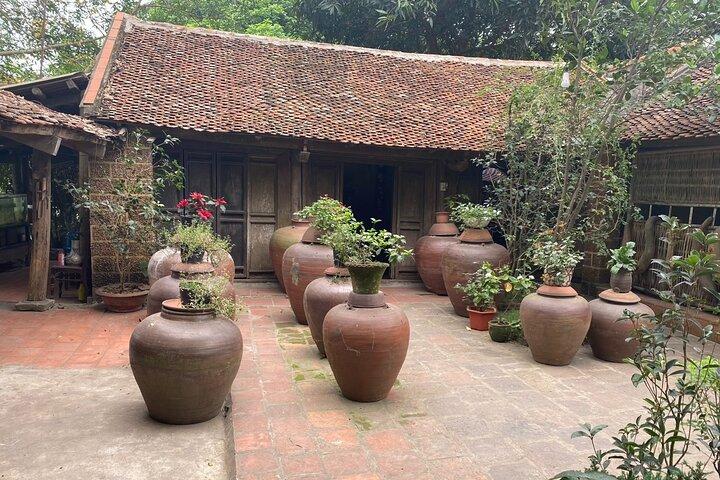 Duong Lam Ancient Village og Thay Pagoda Day Trip