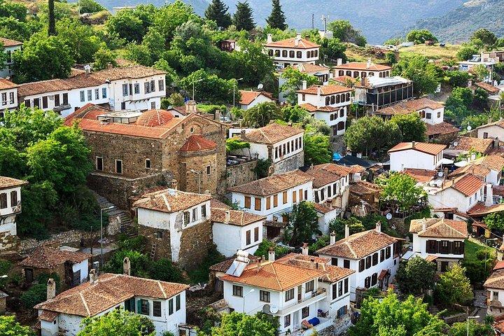Istanbul and Cappadocia Tour Including Hot Air Balloon Ride