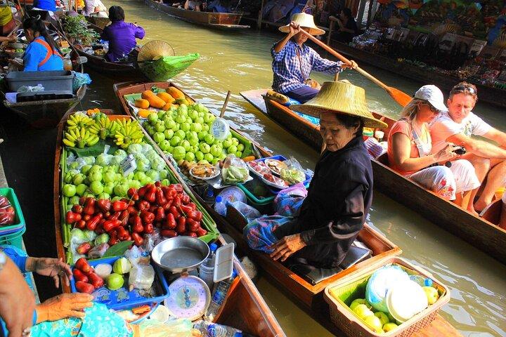 Excursão ao Bangkok Railway Market, Floating Market e Dragon Temple