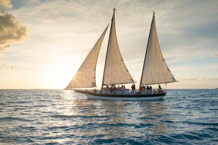 Excursion écologique dans l'arrière-pays en goélette à Key West, voile, plongée avec tuba et kayak