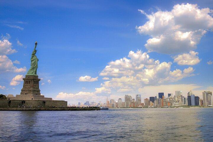 NYC Statue de la Liberté avec visite en bus Hop On Hop Off