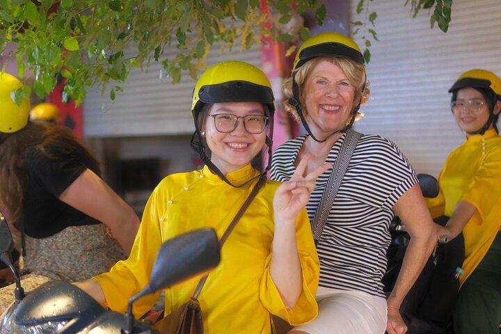 Saigon Sight & Food Tour By Night (Private Tour)