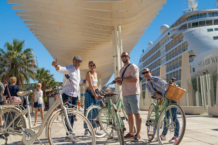 Málaga: Highlights, gemas escondidas e Costa Vintage Bike Tour