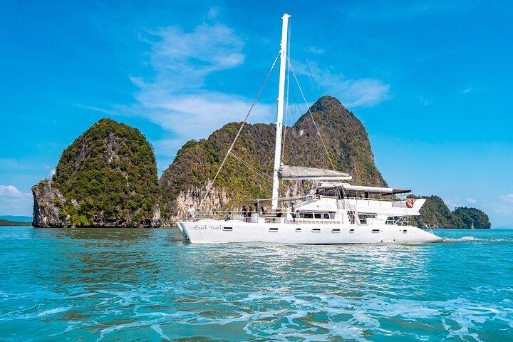 Phuket Coral & Racha con Promthep Cape en un yate catamarán