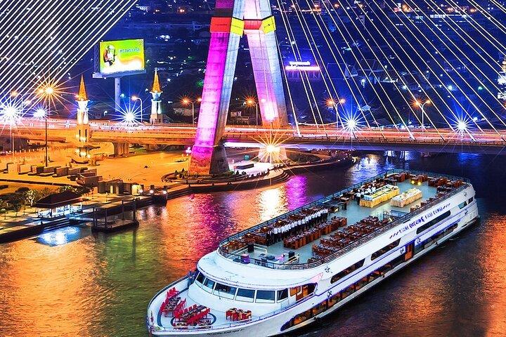 La experiencia del crucero con cena por el río White Orchid