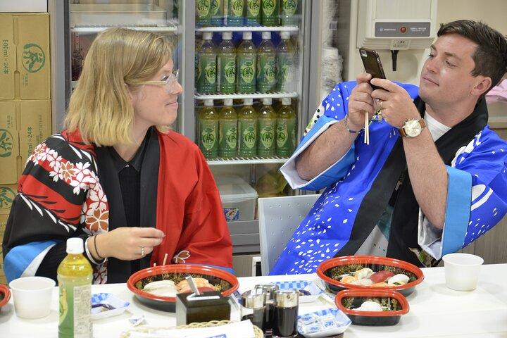 回転寿司店で大阪寿司作り教室