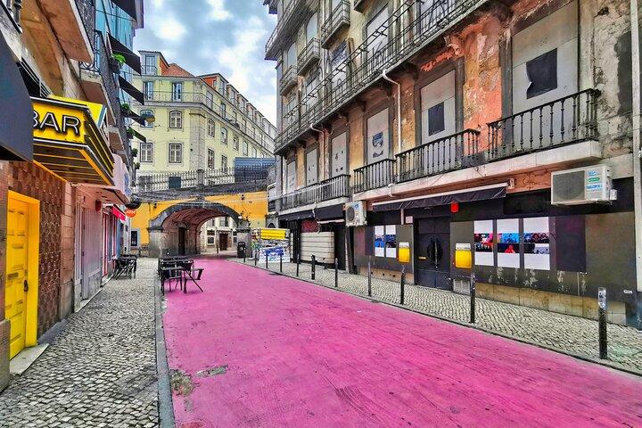Lisbon: City Walk with Audio Guide in 7 Languages on your Phone