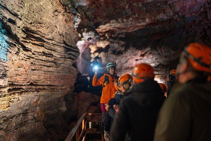 Da Reykjavík: Tour serale del tunnel di lava e tour dell'aurora boreale
