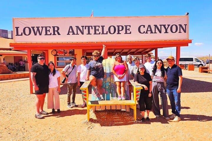 Small-Group Lower Antelope Canyon & Horseshoe Bend Tour w/ Lunch