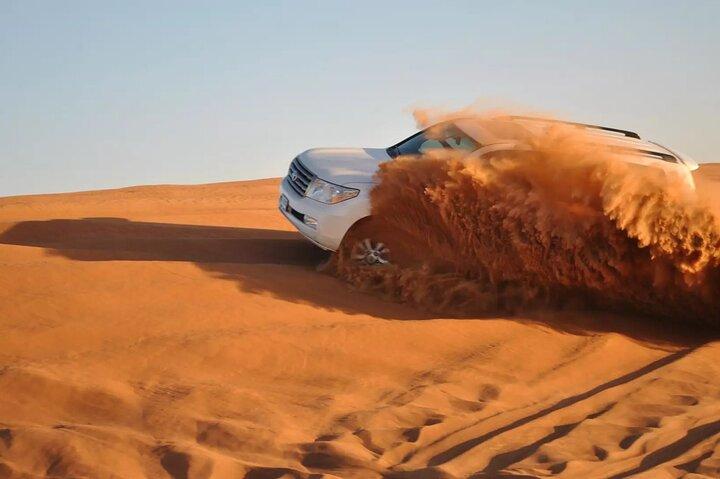 Dubaï Desert Safari Dune Bashing ,Sandboarding et dîner barbecue