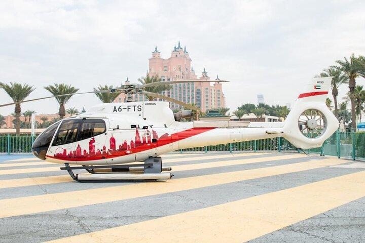 Tour en helicóptero de 12 minutos y safari por el desierto en Dubai