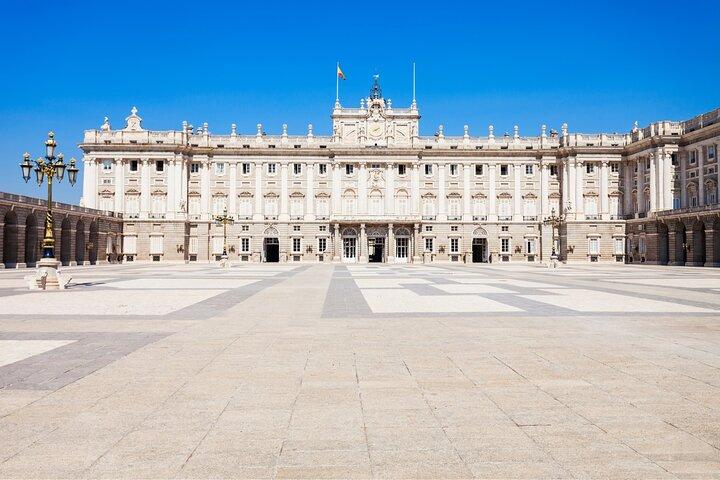 Madrid: Tour Guiado con Acceso Sin Colas al Palacio Real