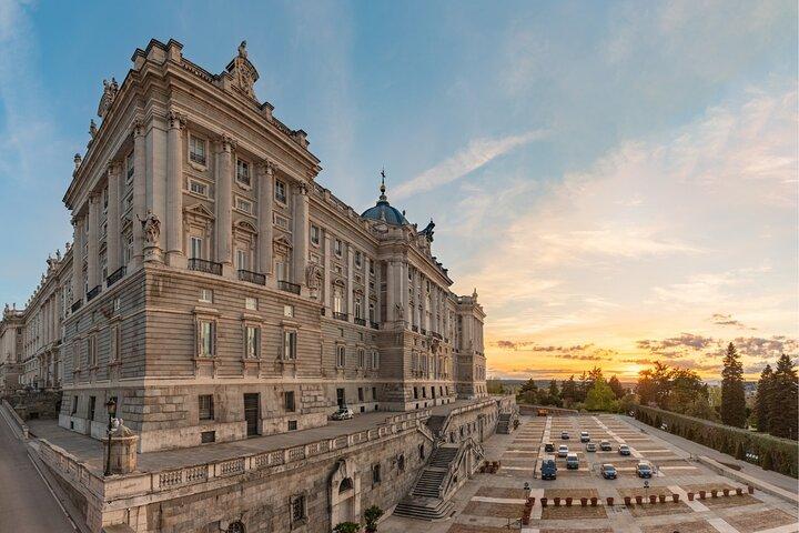 Madrid: Tour Guiado con Acceso Sin Colas al Palacio Real