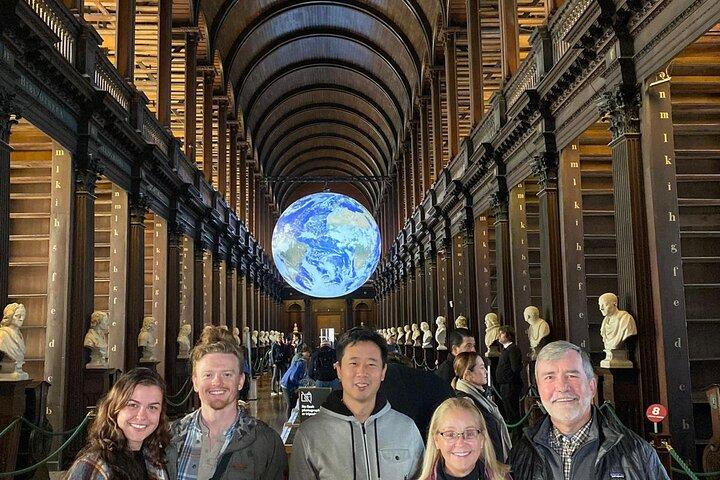 Billeder af Dublin Book of Kells, Castle og Molly Malone