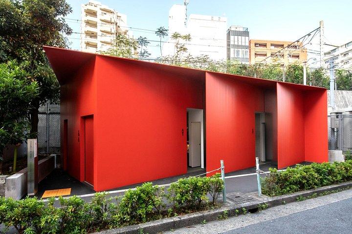 専用車で行く東京トイレプロジェクトと建築ツアー