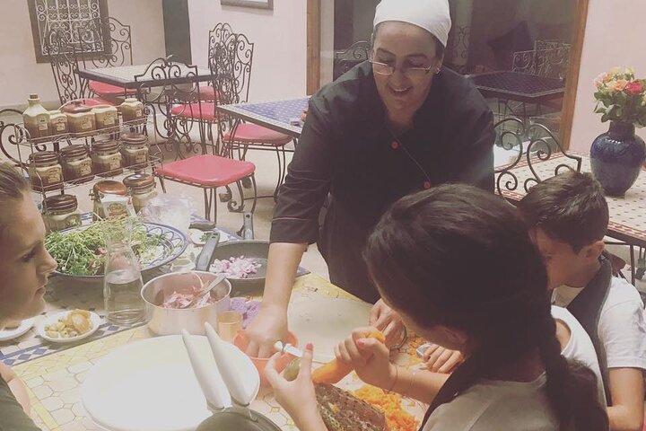 Cours de cuisine authentique à Marrakech : cuisine marocaine locale