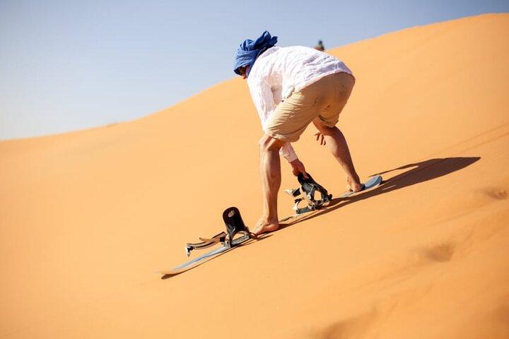 Wüstensafari, Dünenbashing, Sandboarding, Kamel, ATV Option