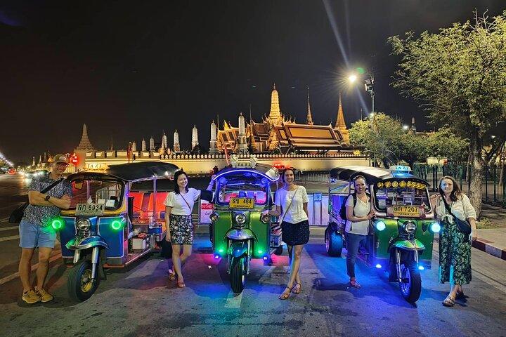 2 horas Bangkok Old City Night CHOB TUK TUK + Talat Noi Street Art
