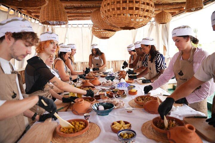 Aula de culinária marroquina em Marrakech — Tajine e chá de menta | Riad Nelia