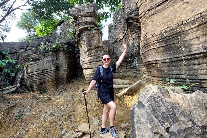 Jakarta: Sentul Pine Forest und Wasserfall Trekking Tour