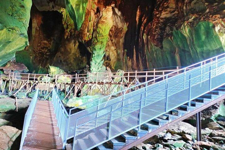 Arqueologia do Vale de Bujang e descoberta da caverna Sireh em Penang