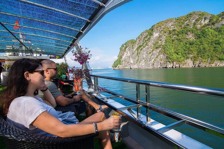 Halong Bay Alova Cruises Day Trip: Buffet Lunch & Sunset Party