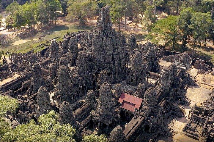 Private guided full -day Angkor tour with Sunset