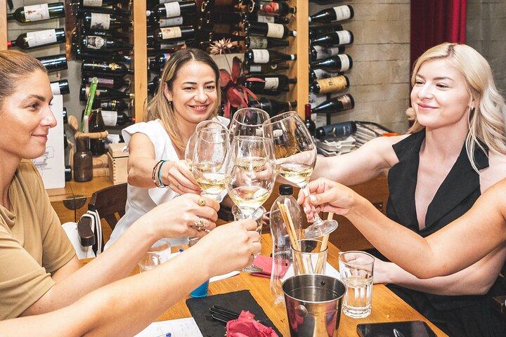 Privat vin- och matprovning i Bukarest