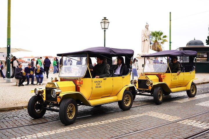 Vintage Tuk Tuk Experience in Alfama 1:30h