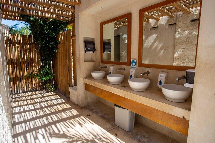 カタマラン島、オープンバー、ランチ、ビーチクラブ