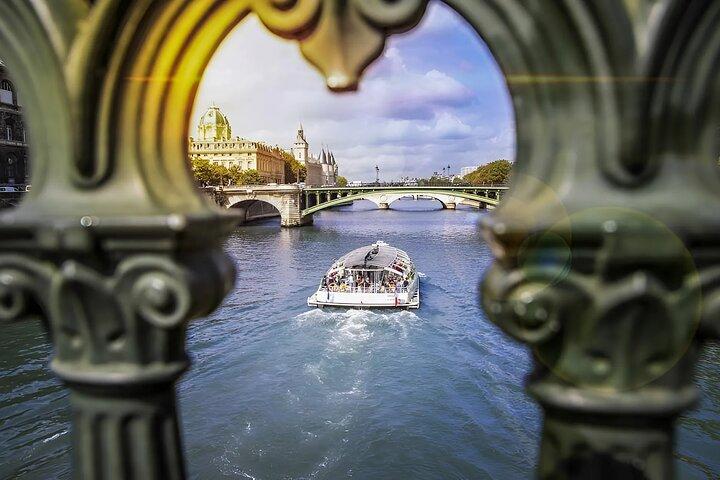 Retro Side-Car Tour in Paris and River Cruise