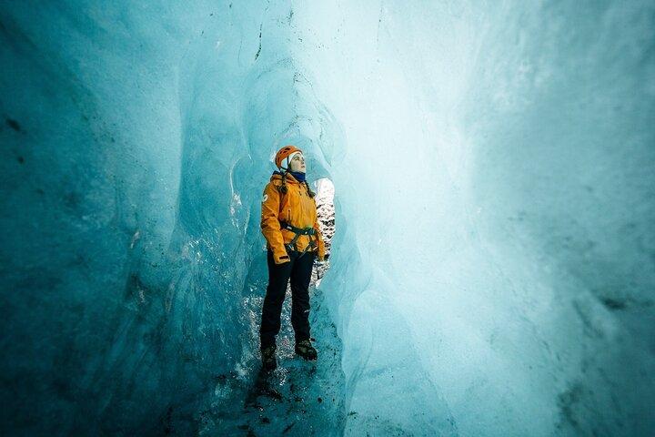 Privat 2-dages gletsjerlagune, isgrotte og nordlys