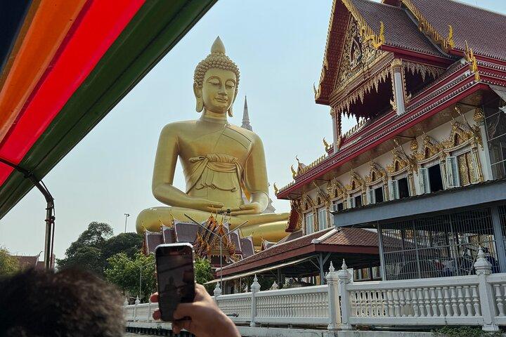 Classe de culinária tailandesa em Bangkok acolhida por uma família local
