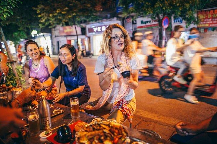 Eat Like a Local : Hanoi Street Food Adventure