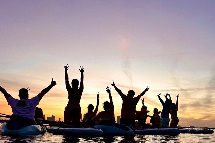Miami Beach : Beleuchtete Sunset Paddleboard Tour