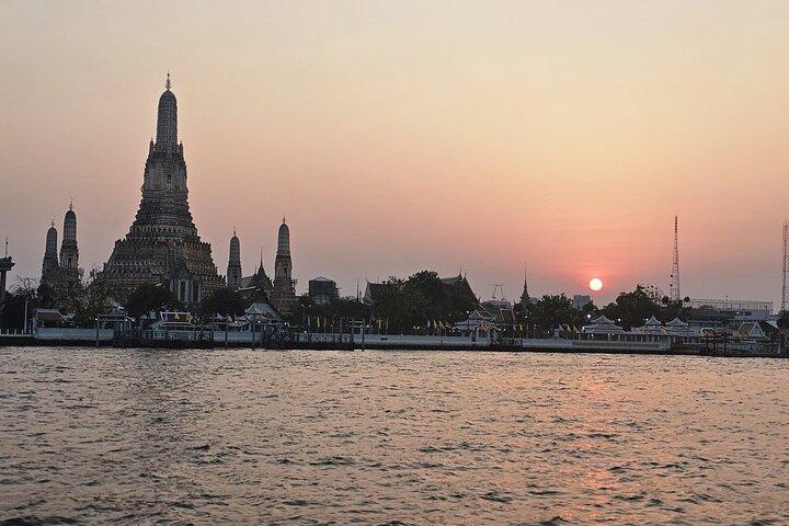 Begeleide wandeltocht Wat Pho en Wat Arun (2 uur)