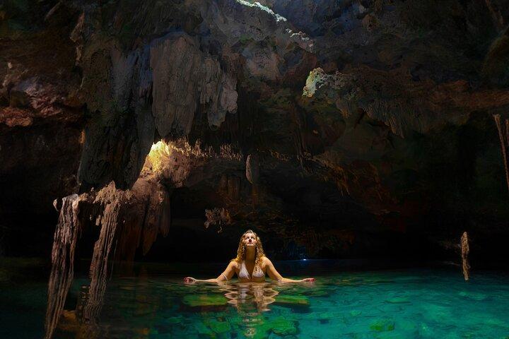 Cenote mágico y aventura de snorkel en la laguna Paradise
