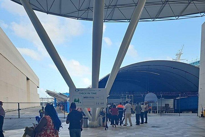 空港またはホテルからコロンのクルーズ港までの送迎