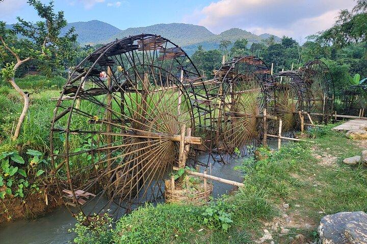 プー ルオン自然保護区を巡るハノイ発 2 日間小グループ ツアー