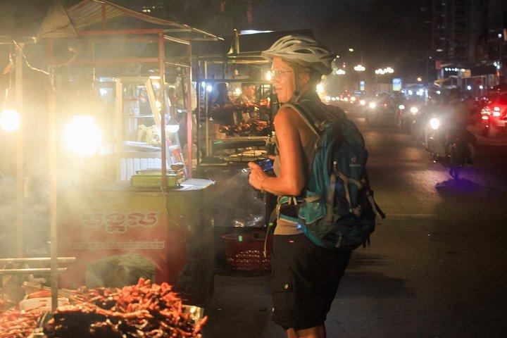 Phnom Penh Night Ride pela E-Bike