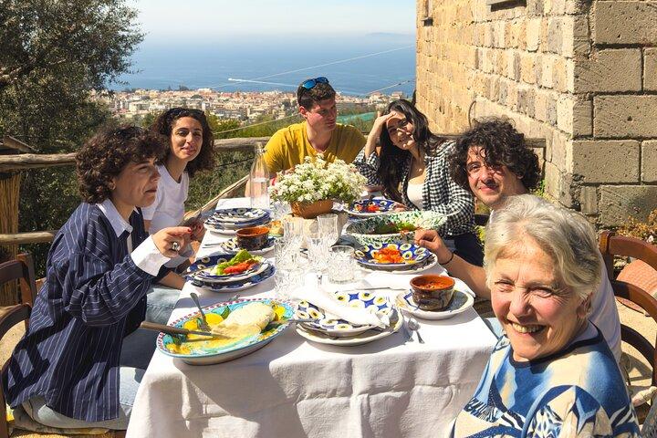 Clase de cocina auténtica en una granja con vistas a Sorrento
