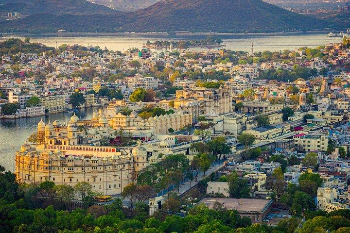 Private ganztägige Udaipur Sightseeing Tour mit Guide