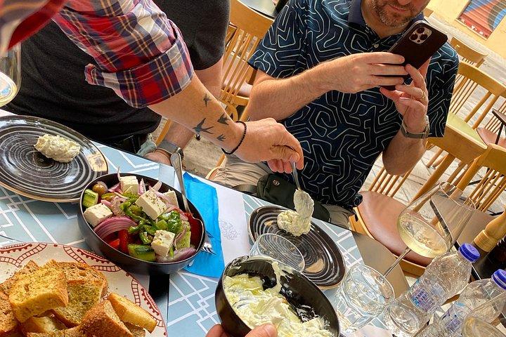 アテネ市内中心部の食事付きプライベート ウォーキング ツアー
