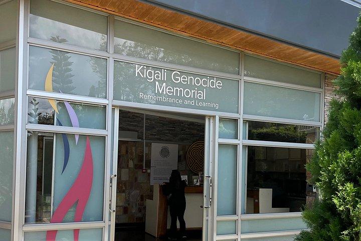 地元の専門家と地元の料理を楽しむキガリ市内ツアー